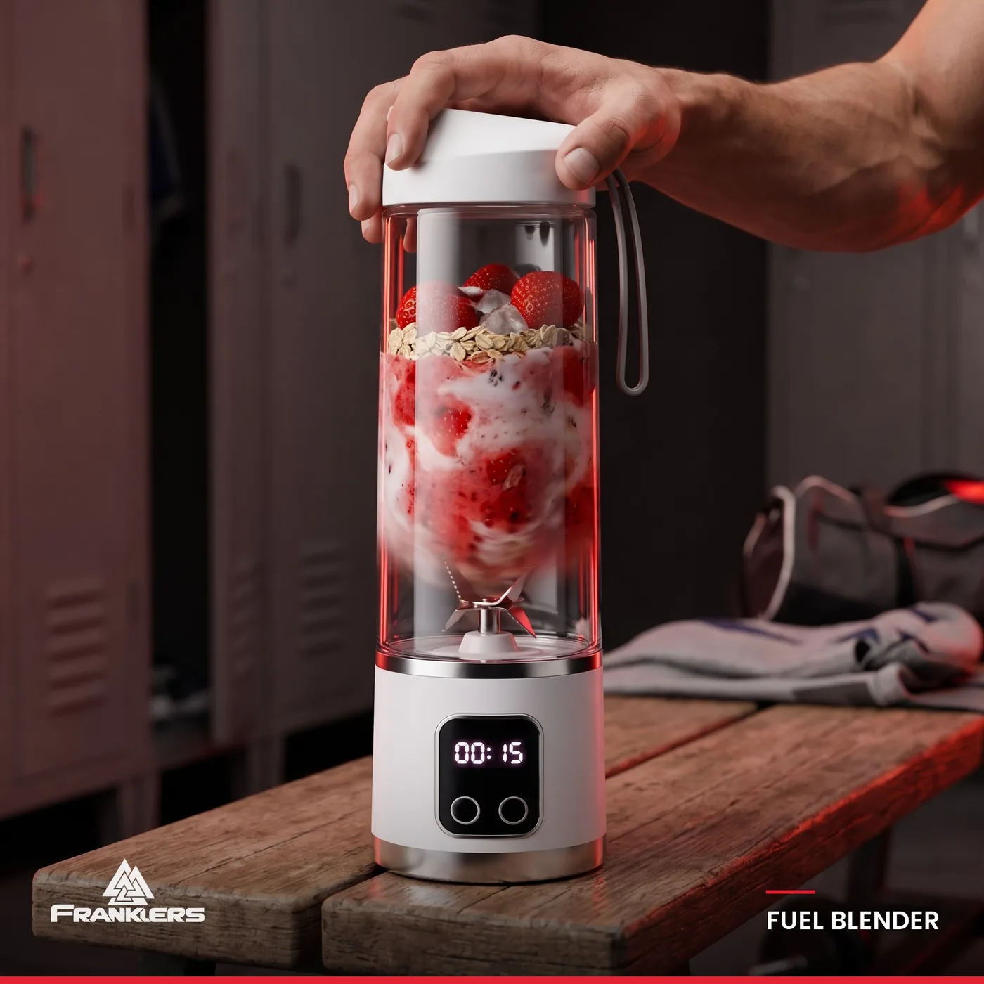 FUEL BLENDER triturando frutillas, avena y hielo